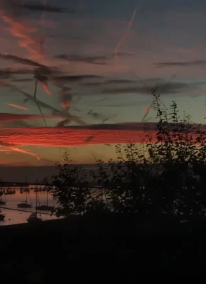 photo-1539769215853-792c8dee3804